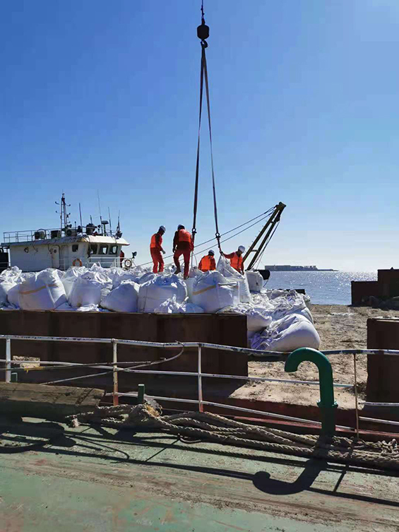 月东油田海底管道悬空裸露治理工程开工！