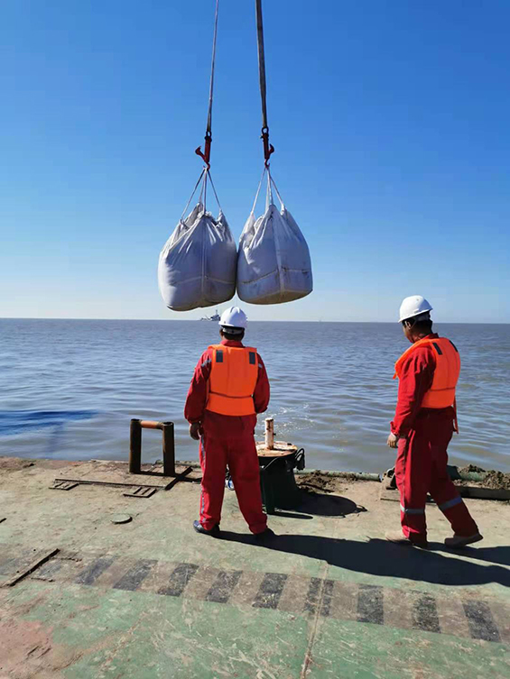 月东油田海底管道悬空裸露治理工程开工！