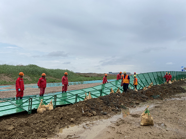 青岛胶州湾海底管道浮拖安装工程顺利完工